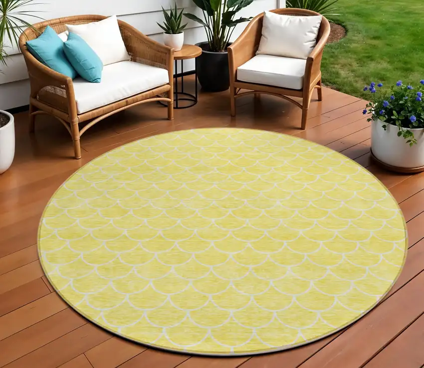 8' Yellow And Ivory Round Geometric Washable Indoor Outdoor Area Rug Photo 1