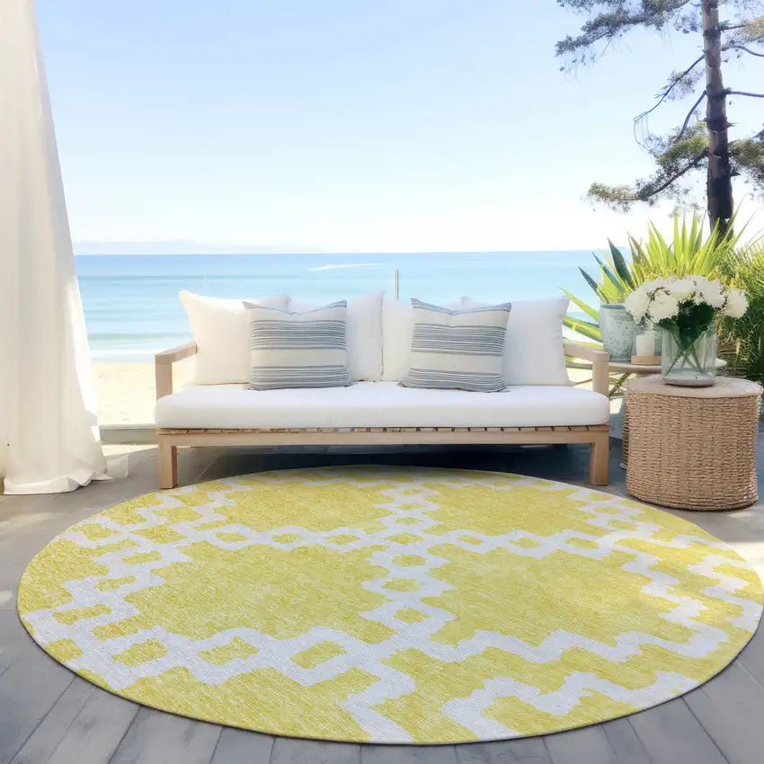 8' Yellow And Ivory Round Geometric Washable Indoor Outdoor Area Rug Photo 7