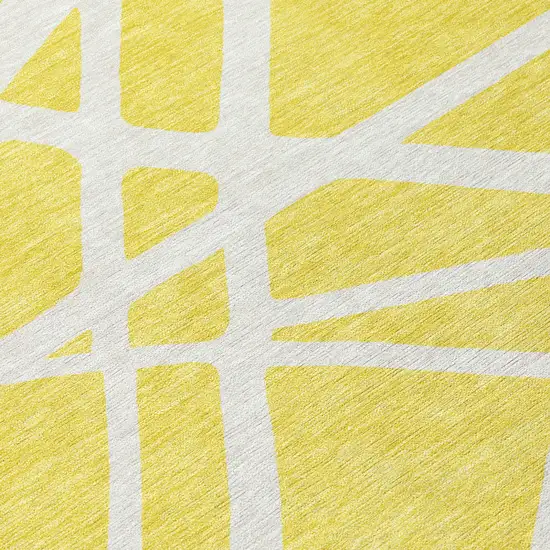 8' Yellow And Linen Round Geometric Washable Indoor Outdoor Area Rug Photo 7