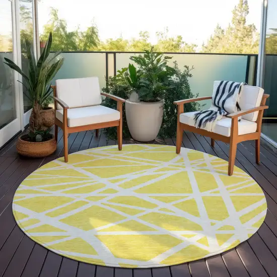 8' Yellow And Linen Round Geometric Washable Indoor Outdoor Area Rug Photo 5
