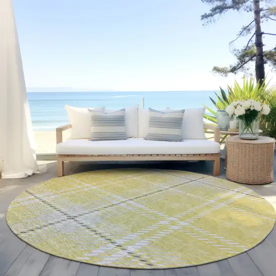 8' Yellow Black And Ivory Round Plaid Washable Indoor Outdoor Area Rug Photo 6