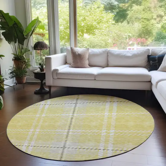 8' Yellow Black And Ivory Round Plaid Washable Indoor Outdoor Area Rug Photo 7