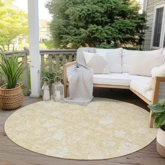 8' Yellow Wheat And Ivory Round Floral Washable Indoor Outdoor Area Rug Photo 6