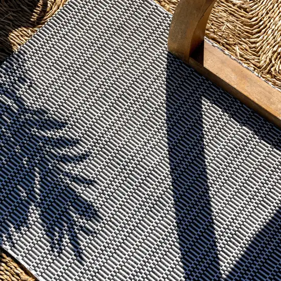 2' x 3' Black Checkered Hand Woven Area Rug Photo 4