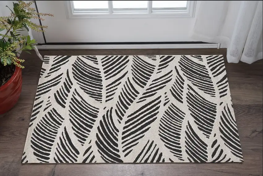 3'X5' Black White Machine Woven Uv Treated Tropical Palm Leaves Indoor Outdoor Area Rug Photo 1
