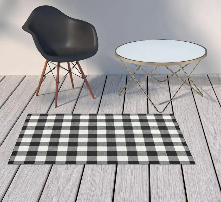 3'x5' Black and Ivory Gingham Indoor Outdoor Area Rug Photo 10