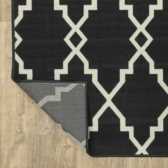 8'x11' Black and Ivory Trellis Indoor Outdoor Area Rug Photo 8