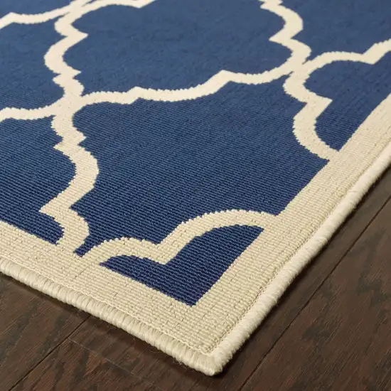 2'x4' Blue and Ivory Trellis Indoor Outdoor Scatter Rug Photo 4
