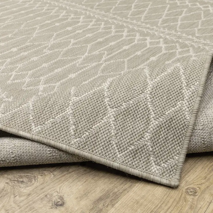3'x5' Gray and Ivory Geometric Indoor Outdoor Area Rug Photo 7