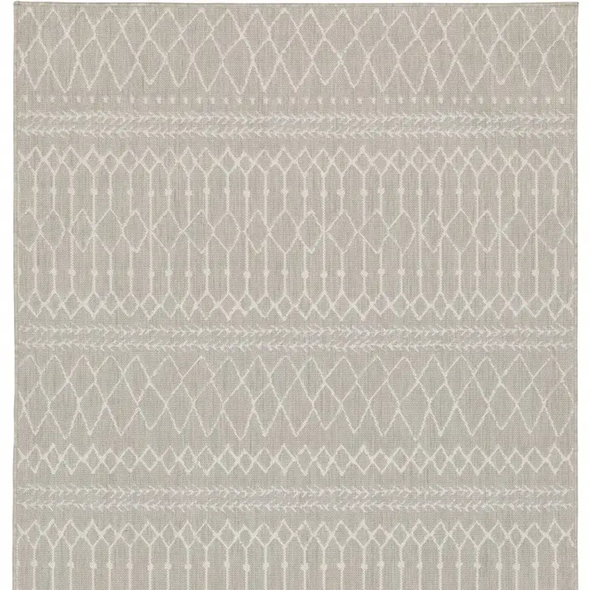 5'x7' Gray and Ivory Geometric Indoor Outdoor Area Rug Photo 9
