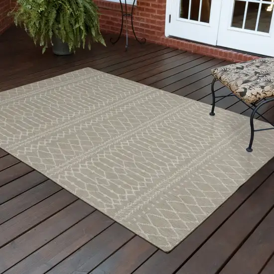 10'x13' Gray and Ivory Geometric Indoor Outdoor Area Rug Photo 8