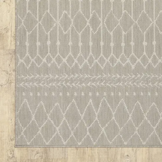 10'x13' Gray and Ivory Geometric Indoor Outdoor Area Rug Photo 2