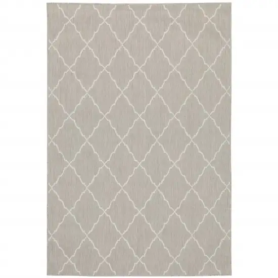 7'x9' Gray and Ivory Trellis Indoor Outdoor Area Rug Photo 10