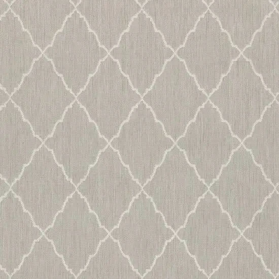 8'x10' Gray and Ivory Trellis Indoor Outdoor Area Rug Photo 9