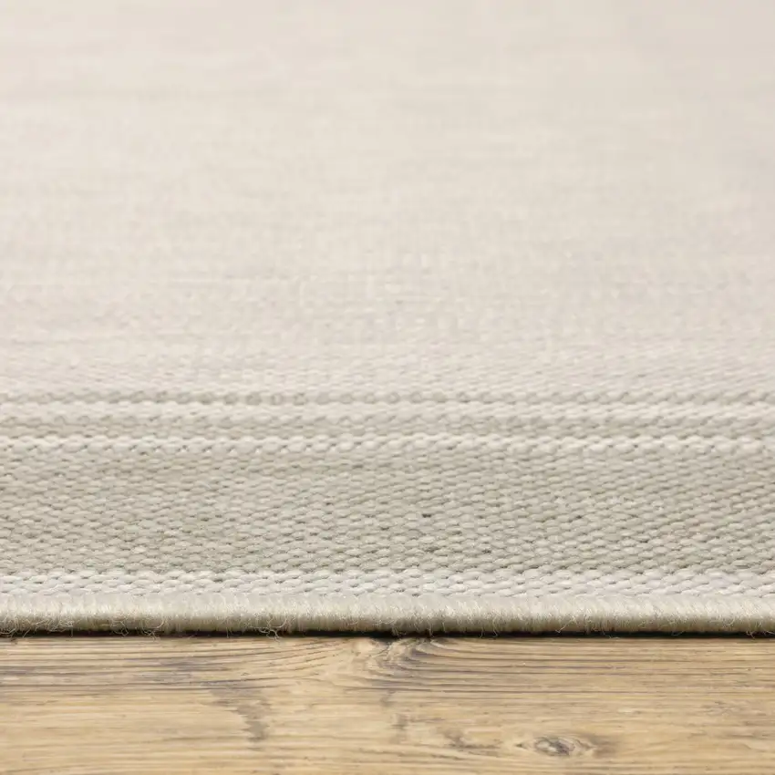 3'x5' Ivory and Gray Bordered Indoor Outdoor Area Rug Photo 4