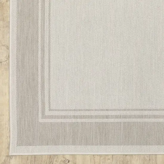 5'x7' Ivory and Gray Bordered Indoor Outdoor Area Rug Photo 2