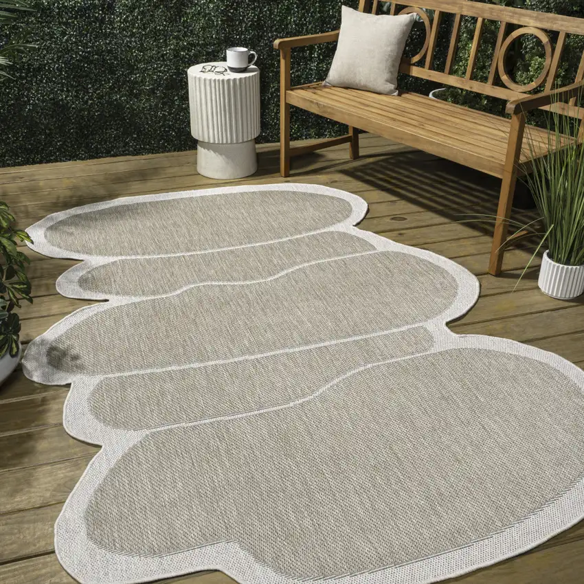 Beige And Cream Medallion Indoor Outdoor Area Rug Photo 8
