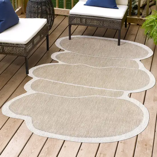 Beige And Cream Medallion Indoor Outdoor Area Rug Photo 9