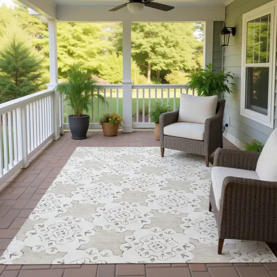 Beige And Ivory Quatrefoil Washable Indoor Outdoor Area Rug Photo 9