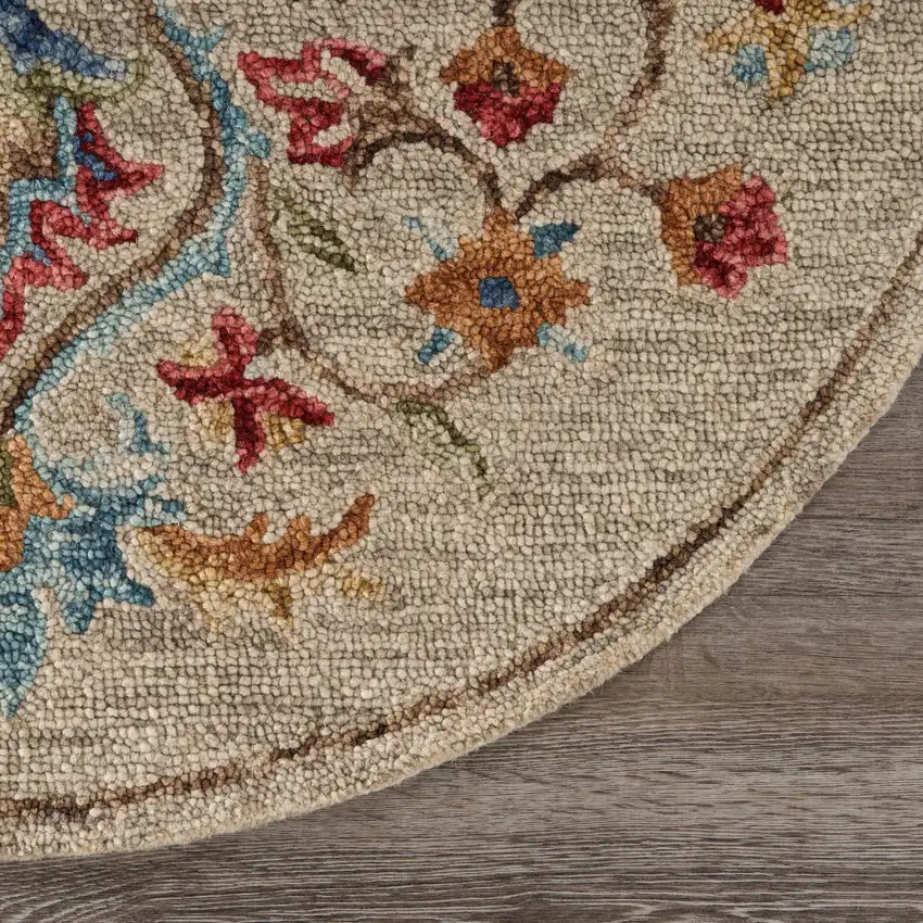 Beige Floral Medallion Area Rug Photo 3