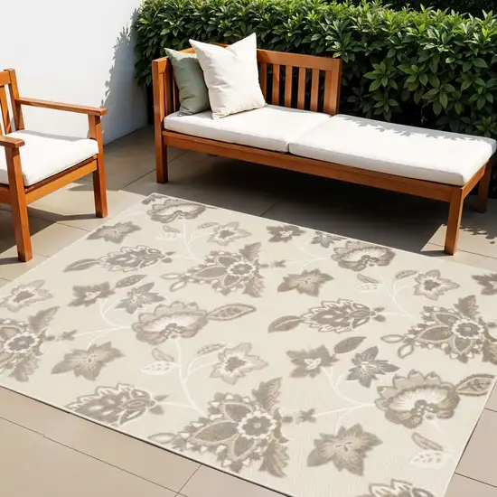 Beige Floral Stain Resistant Non Skid Area Rug Photo 1