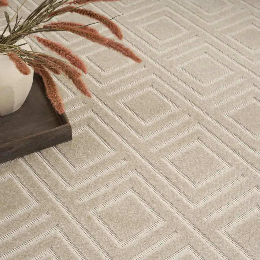 Beige Geometric Area Rug Photo 4