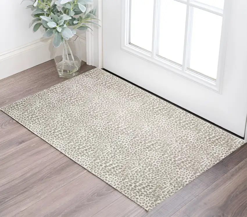 Beige and Cream Leopard  Print Shag Handmade Non Skid Area Rug Photo 1