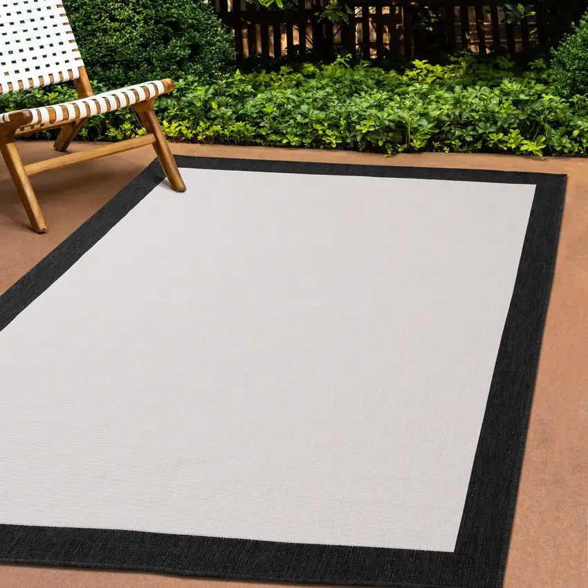 Black And Cream Area Rug Photo 1