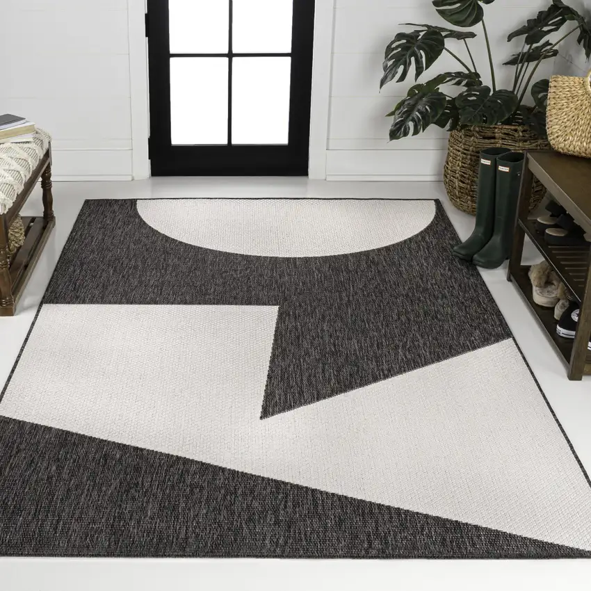 Black And Cream Geometric Indoor Outdoor Area Rug Photo 5