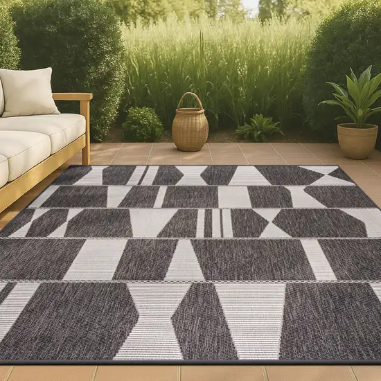 Black And Cream Geometric Indoor Outdoor Area Rug Photo 4