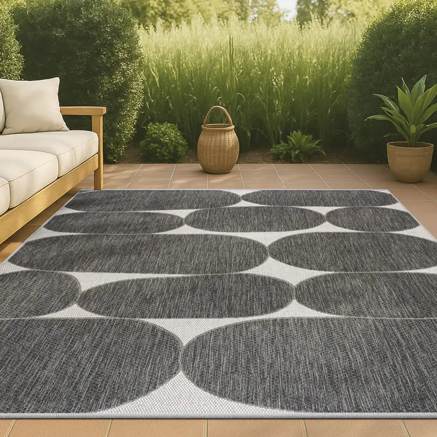 Black And Cream Geometric Indoor Outdoor Area Rug Photo 4
