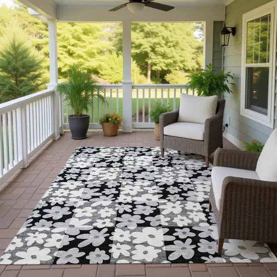 Black And Gray Floral Washable Indoor Outdoor Area Rug Photo 4