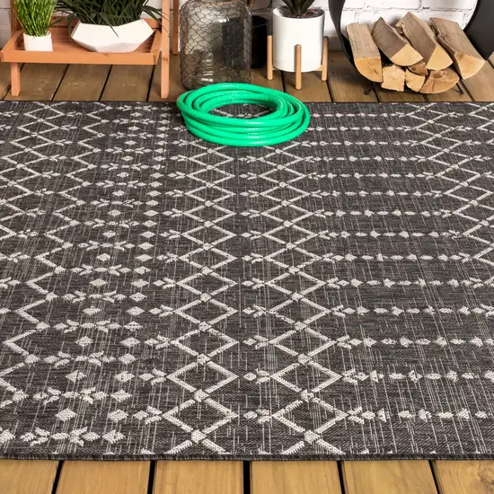 Black And Gray Trellis Indoor Outdoor Area Rug Photo 7