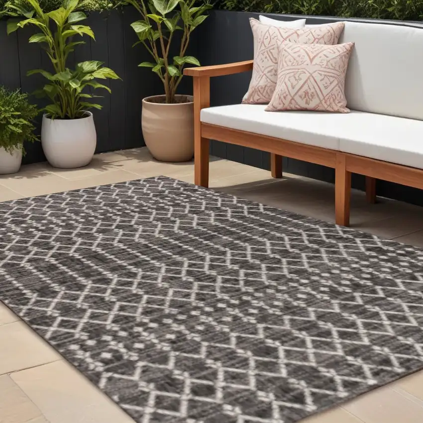 Black And Gray Trellis Indoor Outdoor Area Rug Photo 1