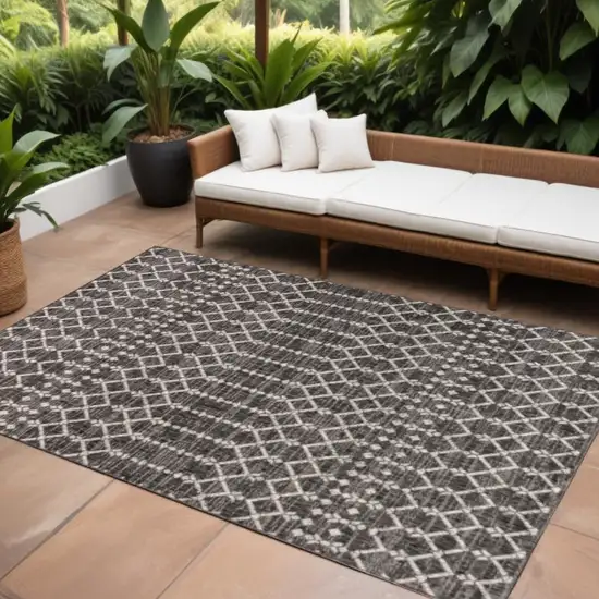 Black And Gray Trellis Indoor Outdoor Area Rug Photo 1