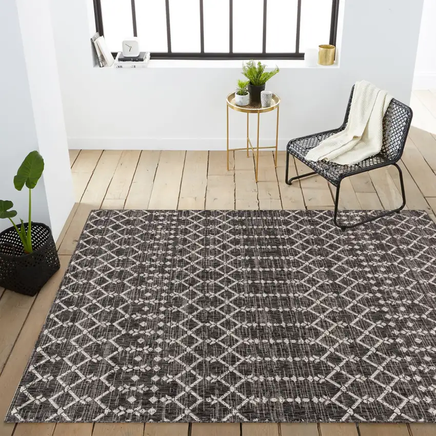 Black And Gray Trellis Indoor Outdoor Area Rug Photo 9