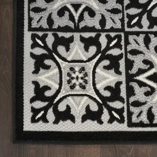 Black and White Geometric Non Skid Indoor Outdoor Area Rug Photo 4