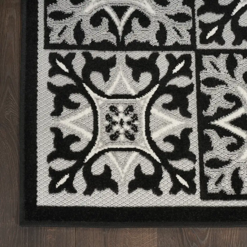 Black and White Geometric Non Skid Indoor Outdoor Area Rug Photo 4