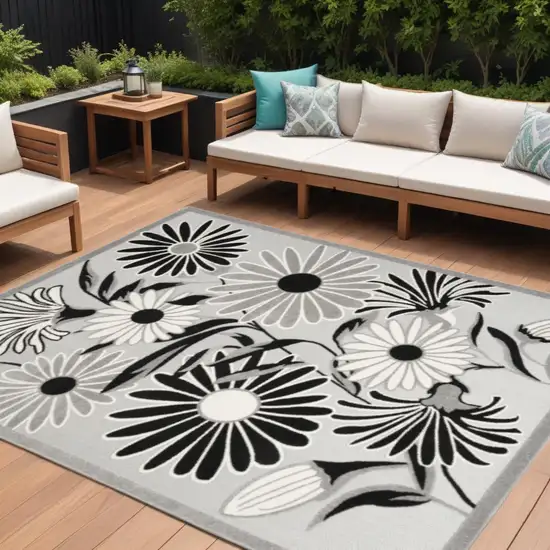 Black And White Floral Stain Resistant Non Skid Area Rug Photo 1