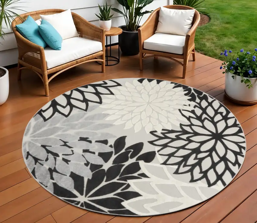 Black And White Indoor Outdoor Area Rug Photo 2