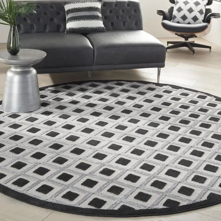 Black And White Round Indoor Outdoor Area Rug Photo 9