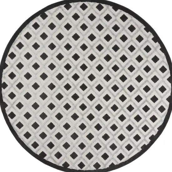 Black And White Round Gingham Non Skid Indoor Outdoor Area Rug Photo 4