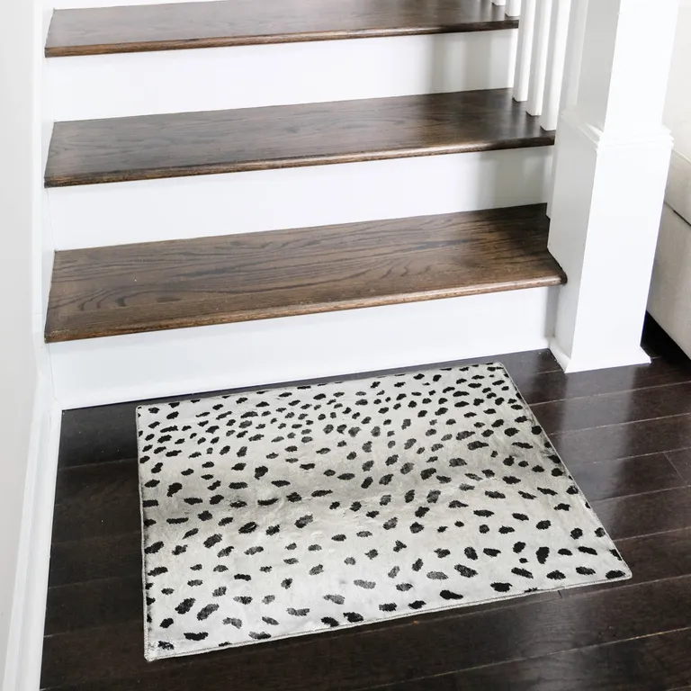 Black Gazelle Print Shag Handmade Non Skid Area Rug Photo 1