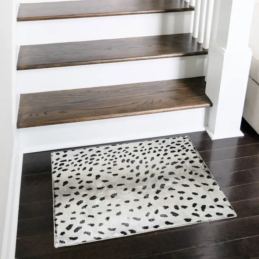 Black Gazelle Print Shag Handmade Non Skid Area Rug Photo 1
