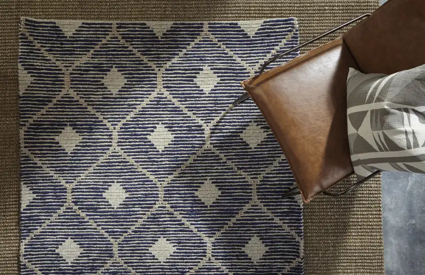 Black Geometric Hand Woven Area Rug Photo 4