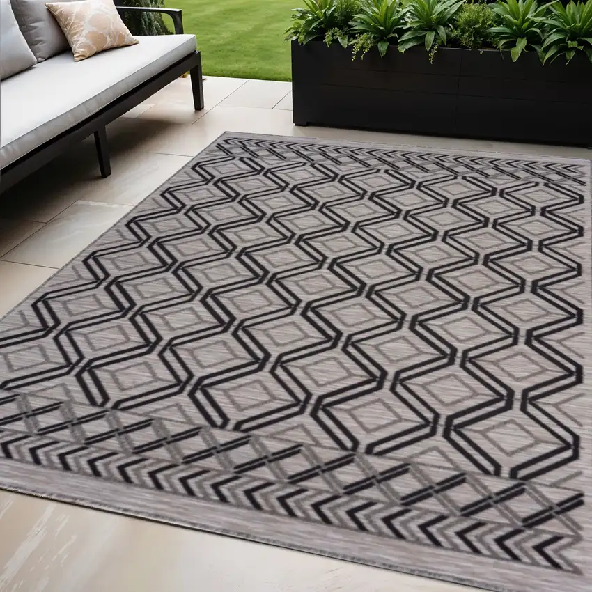 Black And Tan Indoor Outdoor Area Rug Photo 2