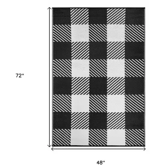 Black Geometric Indoor Outdoor Area Rug Photo 3