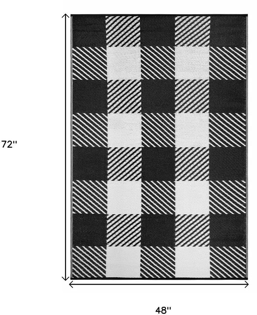 Black Geometric Indoor Outdoor Area Rug Photo 3