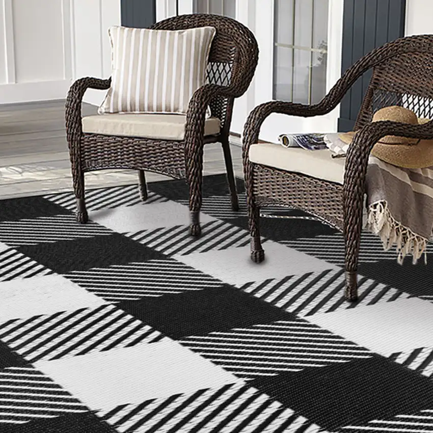 Black Geometric Indoor Outdoor Area Rug Photo 7
