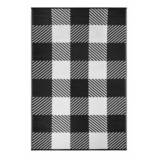 Black Geometric Indoor Outdoor Area Rug Photo 6
